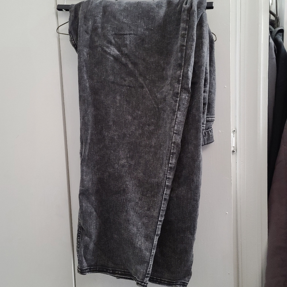 2 pairs of Catherines true fit jeggings.